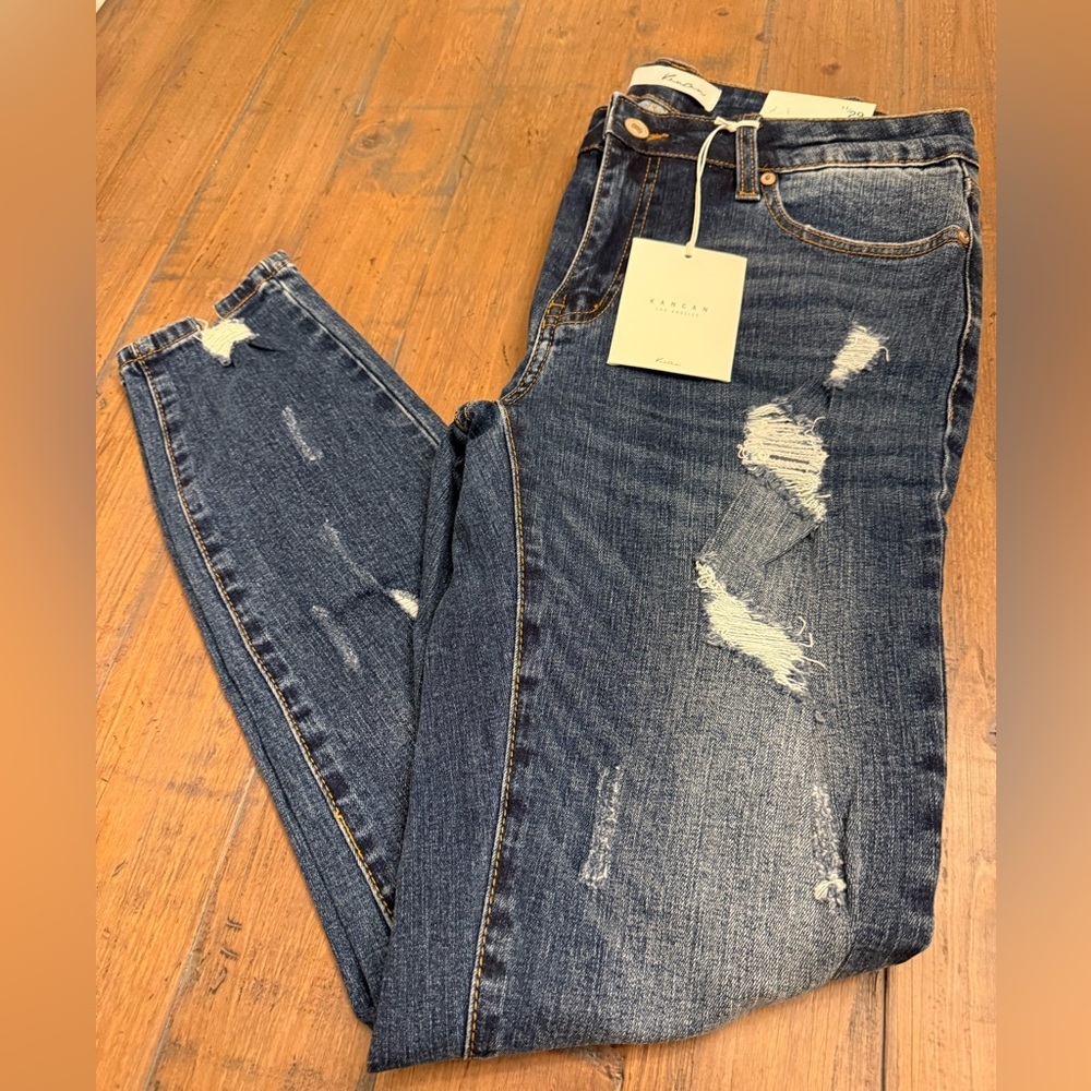 Kancan mid-rise super skinny estilo style woman’s jeans. NEW WITH TAGS. Sz 11/29